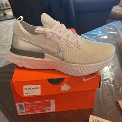 Women Nike Show