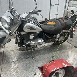 Suzuki, Intruder 1500, complete or parts sold with the bill of sale
