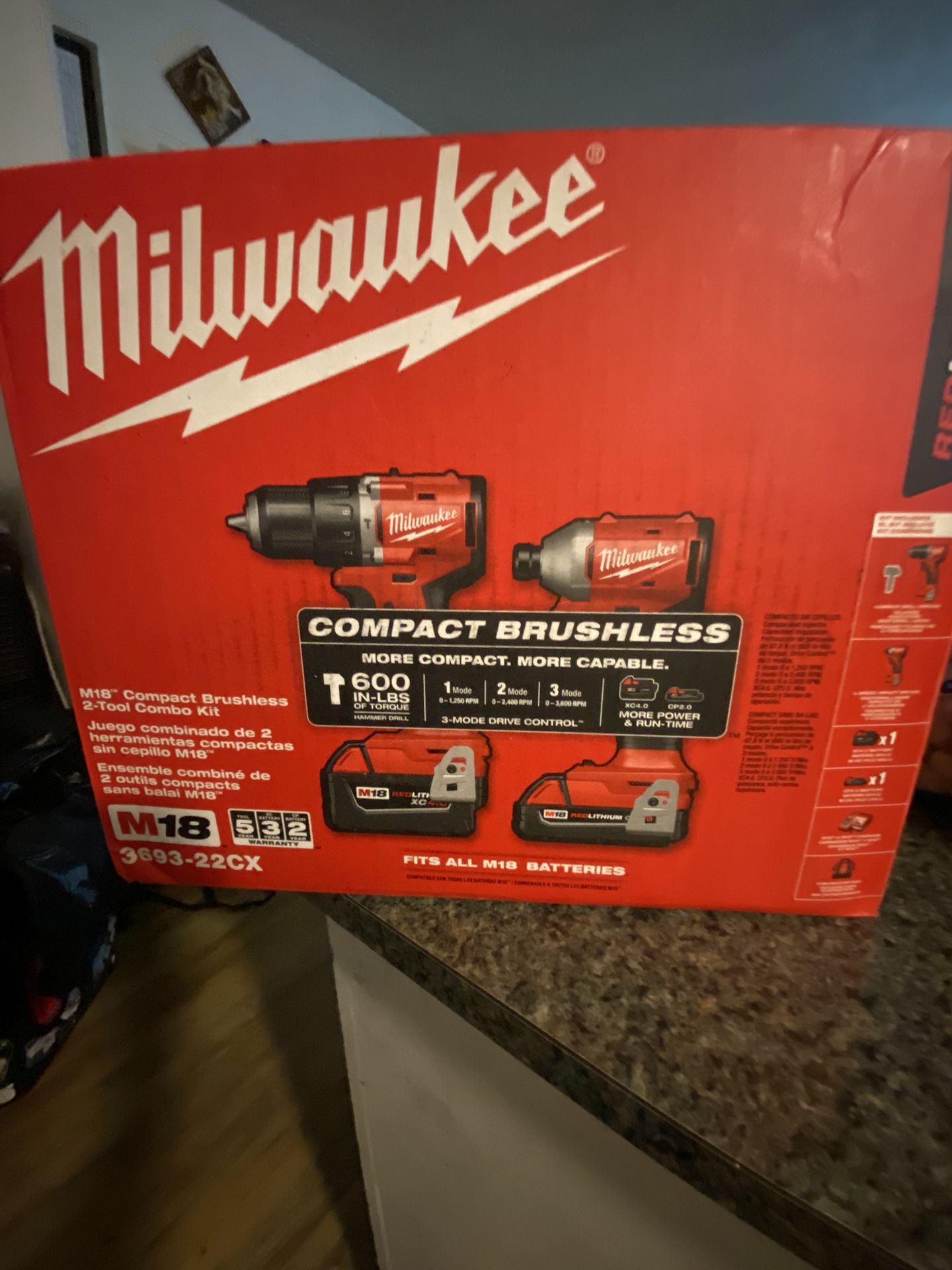 Milwaukee impact and drill 18 V