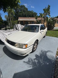1999 Toyota Avalon - Runs Great!