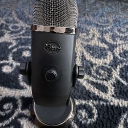 BLUE YETI MIC