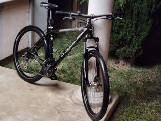 27.5×2.3×19" front suspension trail bike with fat tires