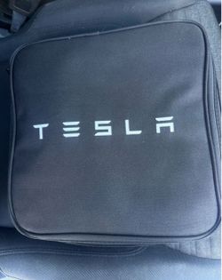 Like new Tesla Gen 2  Portable Charger 🚙 110V 220V