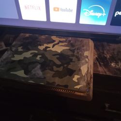 Camouflage PS4 Basically Like New 