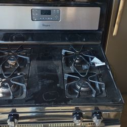 Whirlpool Gas Range With Oven 