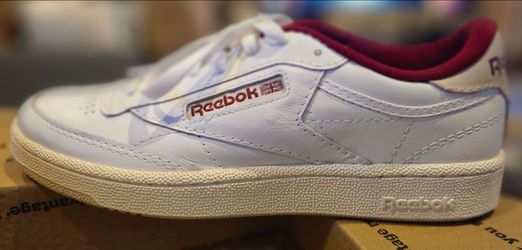 Reebok Size 9 BRAND NEW