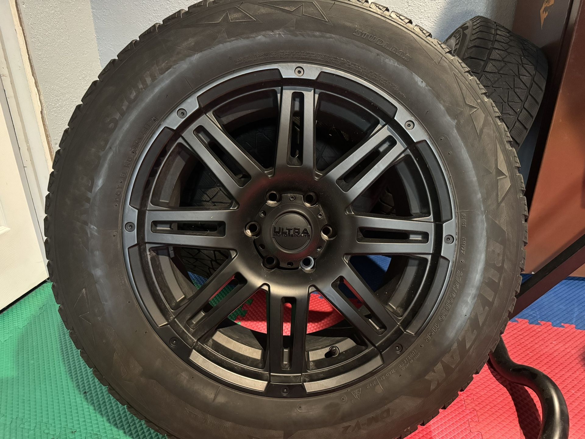 Bridgestone Snow Tires On 20” Rims 275/60R20 115R Blizzak