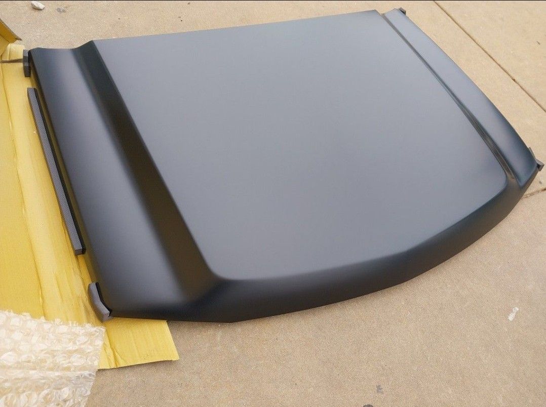 03-07 Chevy Silverado HD Hood Cat Eye Hood