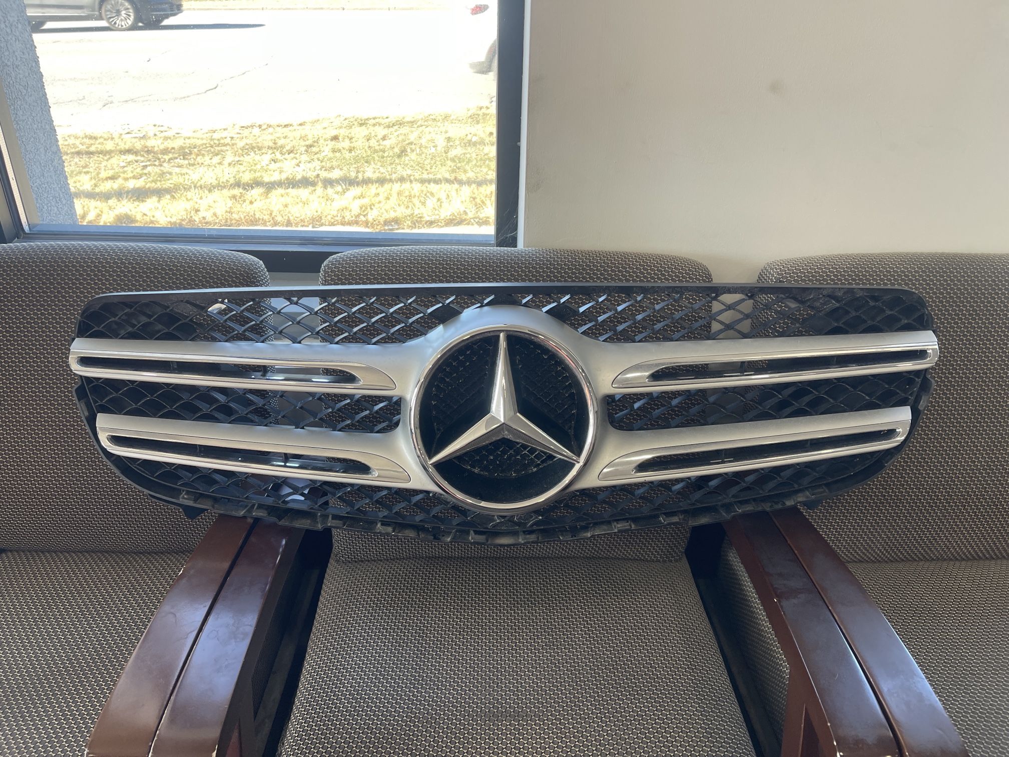 2019 Mercedes GLC Grill