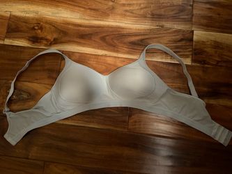 Women’s hanes white bra. Size xl