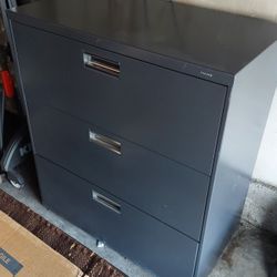 Hon Heavy Duty 4 Drawer File Cabinet 