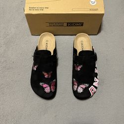 Custom Butterfly Name Clogs (All Sizes Available) – Soft Footbed Comfort Slides – Personalized Black Pink Design