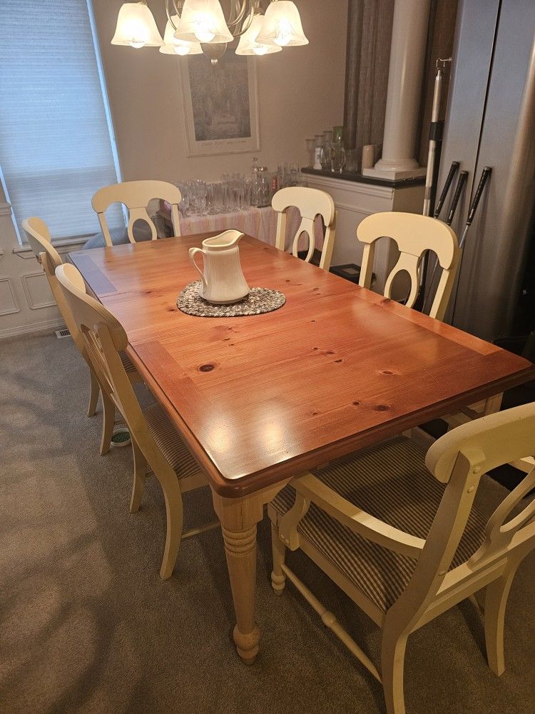 Broyhill Pine Dining Room Table Set With China Cabinet And Buffet Table With Six Chairs