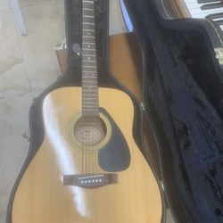 Yamaha guitar F-310 