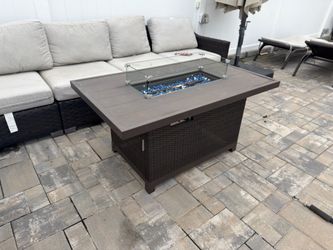 Gas outdoor fire pit