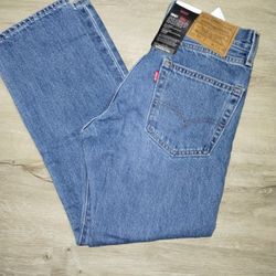 Woman's Levi's Jeans 27x28...New