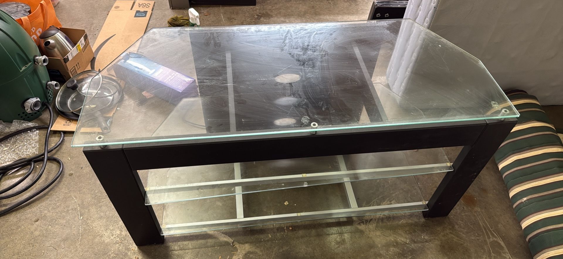 Free Glass tv Stand