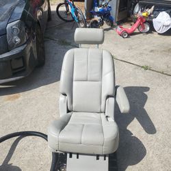 2010 Chevrolet Tahoe Rear Captain Seats