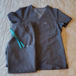 FIGS Scrub set (like new)