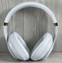 Beats Studio3 Wireless Headphones (A1G012752)