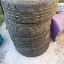 Set of Tires Michelin 265/65 R18