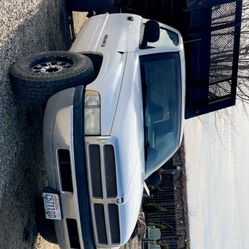 2001 Dodge 2500 Dump Truck 