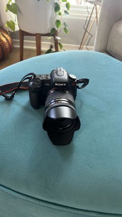 Sony Alpha A350 DSLR Camera + 4 Lenses + 2 Batteries + Camera Bag