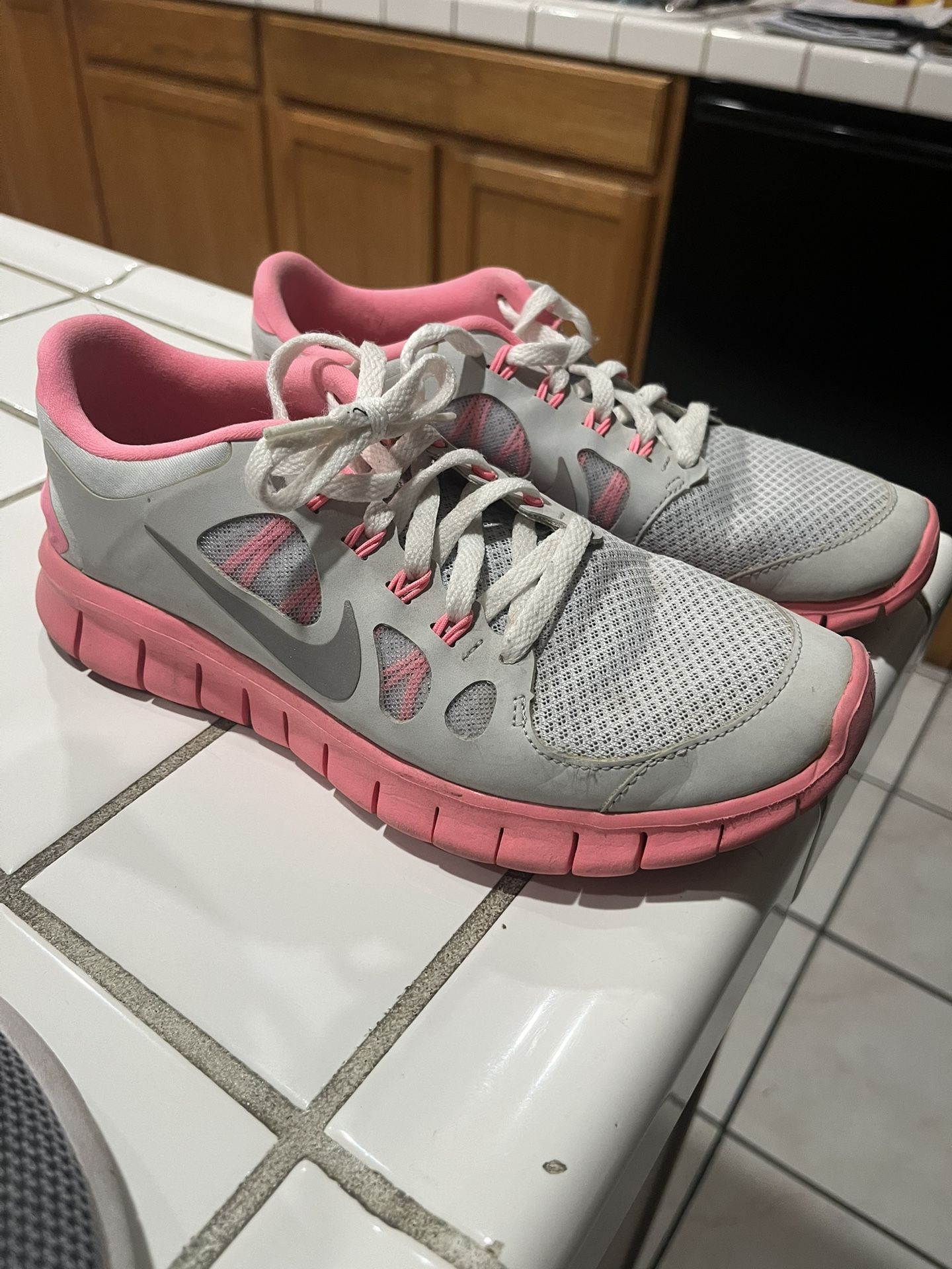 Nike Shoes Sz 5.5 Youth