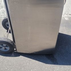 Sanyo Mini Fridge 