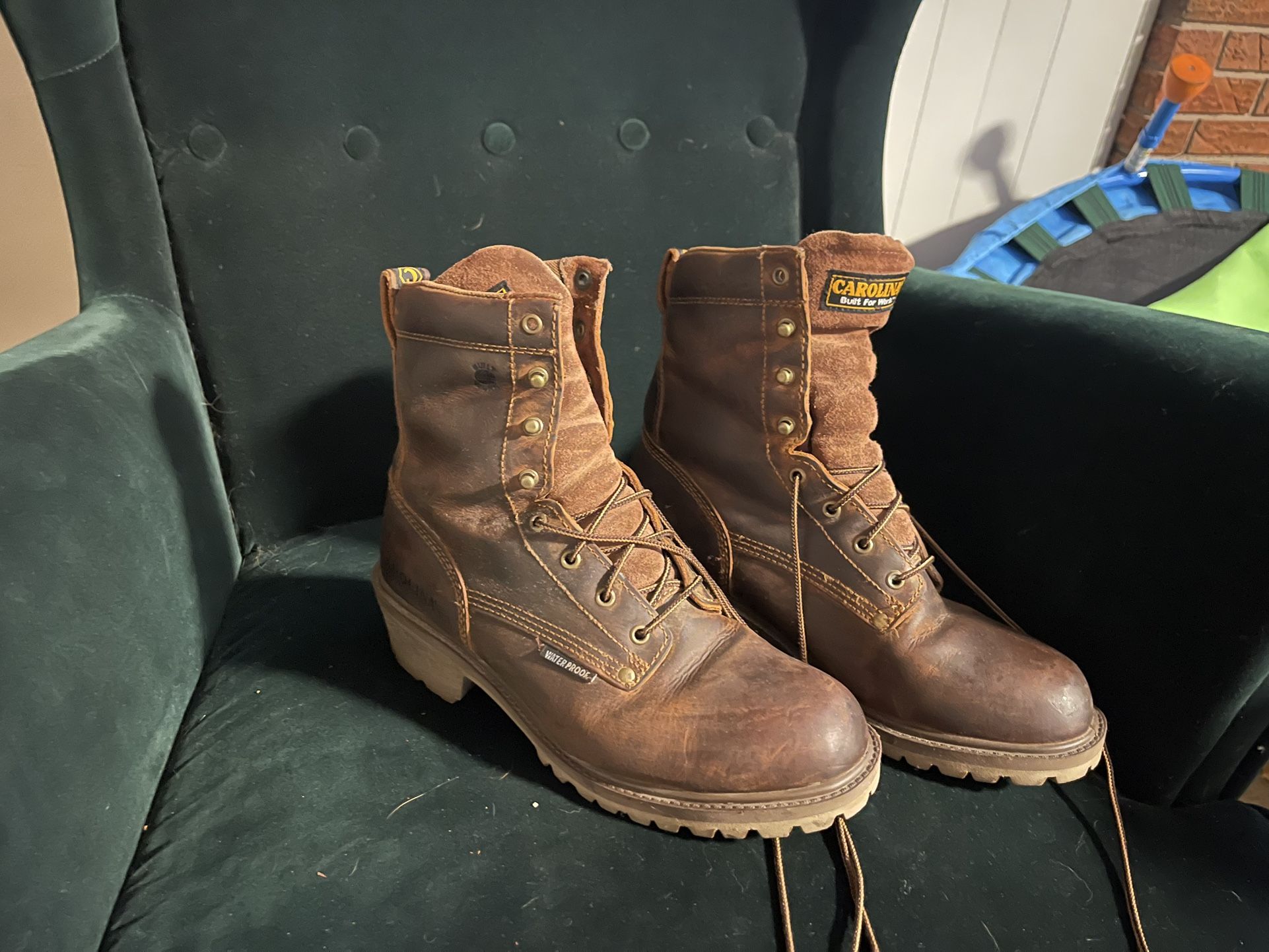 Nice Carolina Men’s Steel Toe Work Boots.