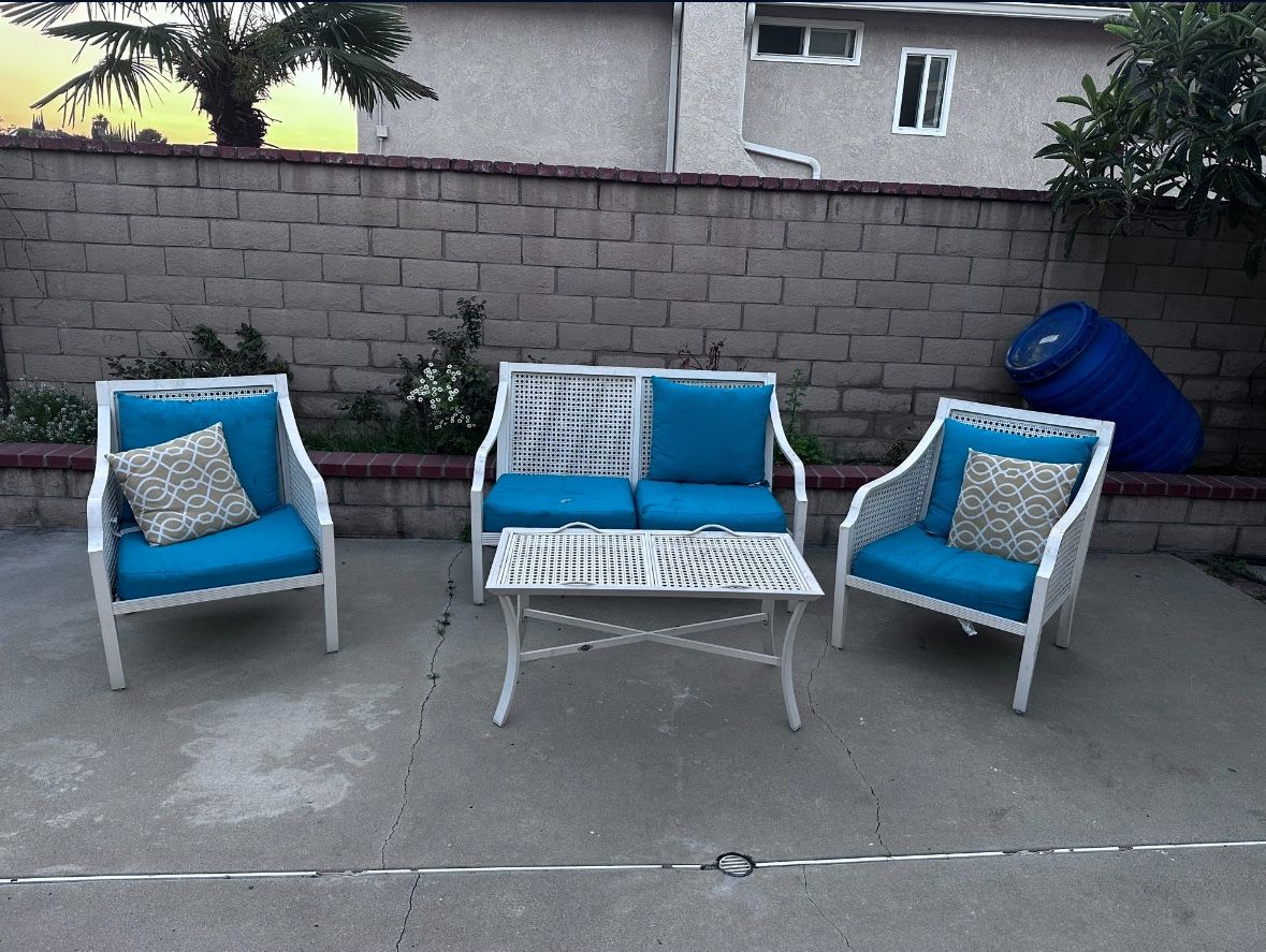 White Aluminum Frame Patio Set