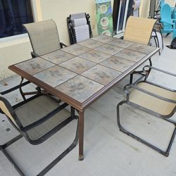 Good Condition Patio Set For Sale! 