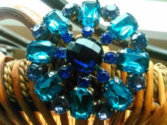 Beautiful pin blue and turquoise