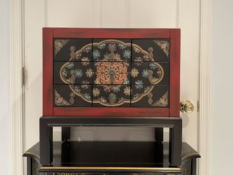 CURIO CABINET / JEWELRY STORAGE