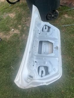 2020-2025 NISSAN SENTRA TRUNK OEM It has dents but is repairable. $250