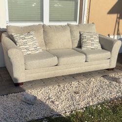 Couch / Sofa