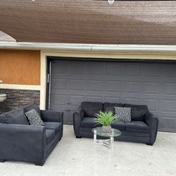 Beautiful charcoal grey sofa set in great condition asking 580