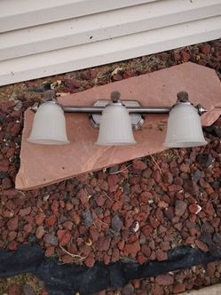 3-Light Bathroom Vanity Light Fixture