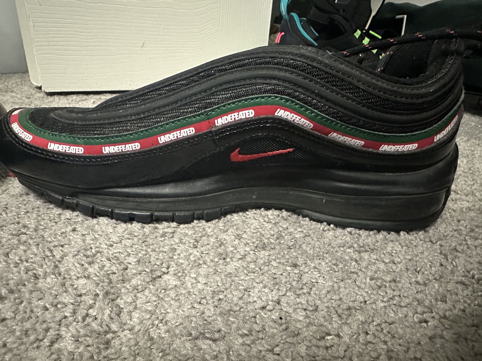 $180 Nike Airmax Good Condition, No Soles No Box Size 10