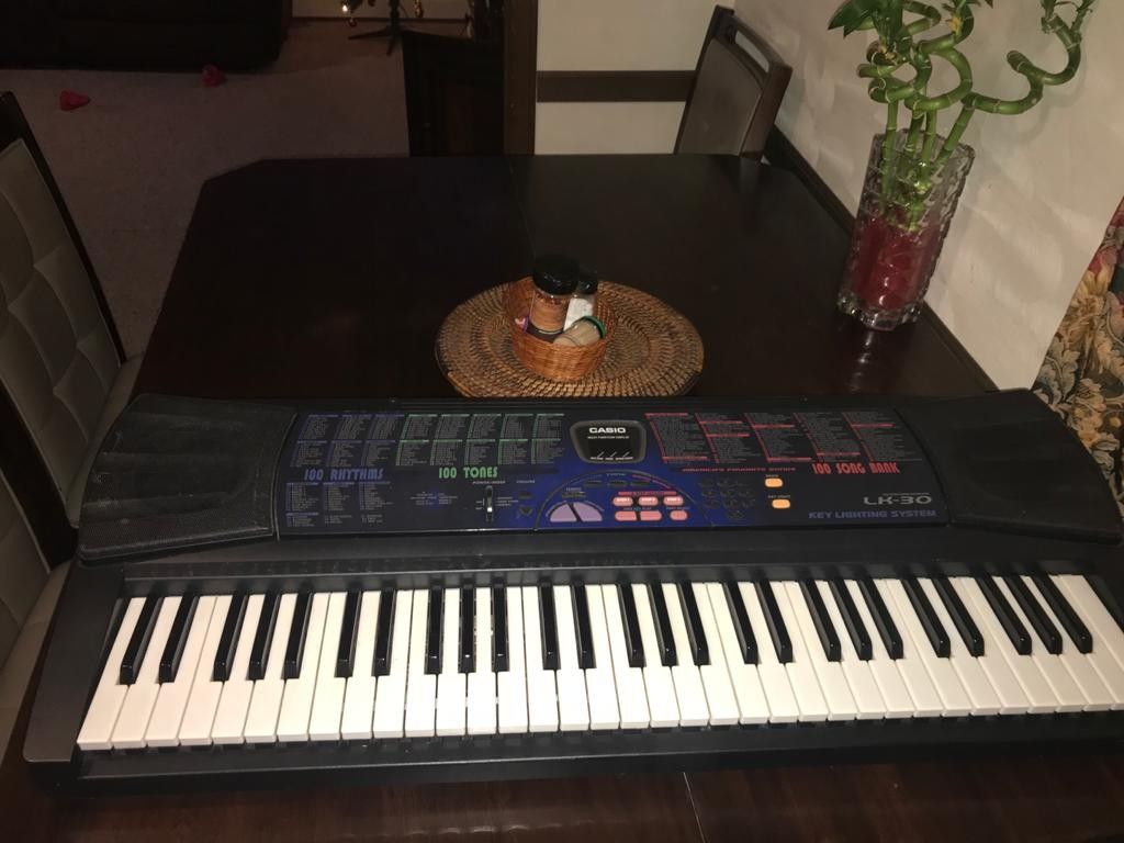 Casio piano 🎹 good no power supply but work with battery too with stand