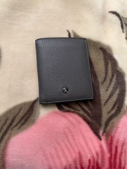 Grey Pebbled Leather Bifold Wallet