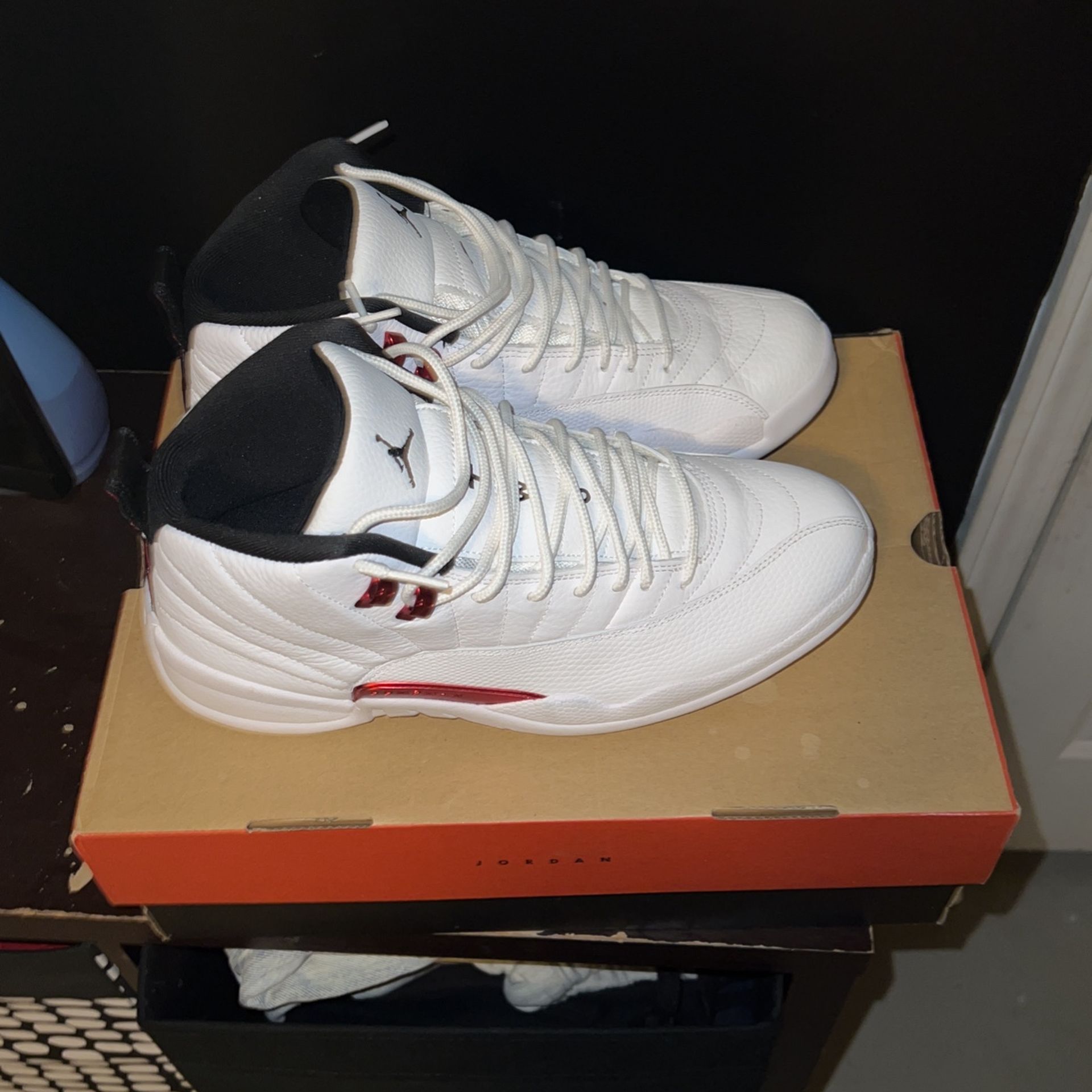 Jordan 12 w/box