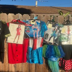 Halloween ๐ Costumes.  Not Free