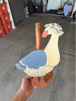 Goose Paper towel stand