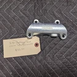 Harley-Davidson Handlebar Riser Clamp Top 55900050