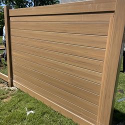 Horizontal Vinyl Fence 