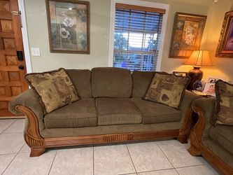 Vintage Carved Wood Sofa & Loveseat Set – Traditional Style