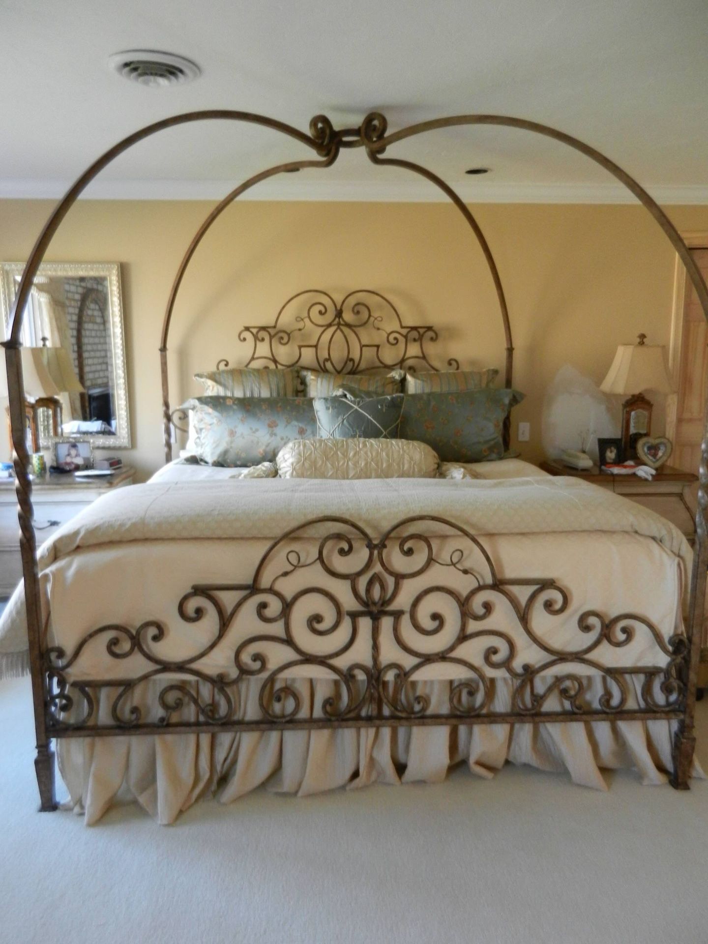 Horchow Nieman Marcus King Tuscany Iron Metal Bed