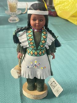 Indian Art Eskimo Native American Girl Doll. 8”