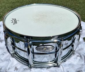 Pearl Sensitone Heritage Alloy snare drum